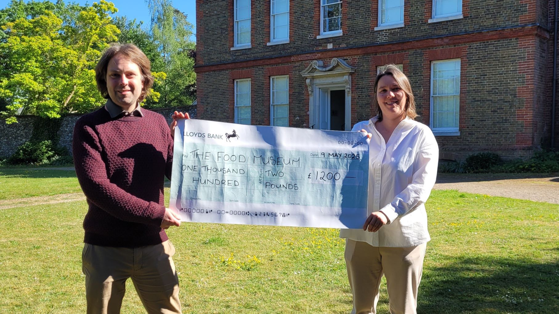 Cheque presentation - The Food Museum